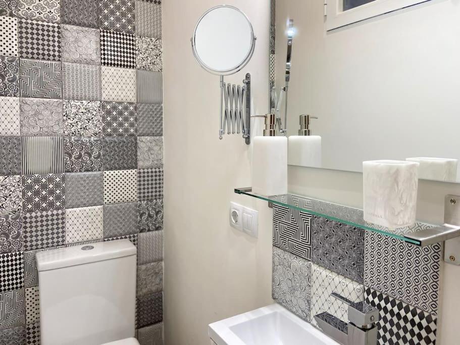 New Lavapies Spacious Flat, 2 Bedrooms And 2 Balconies Madrid Bagian luar foto