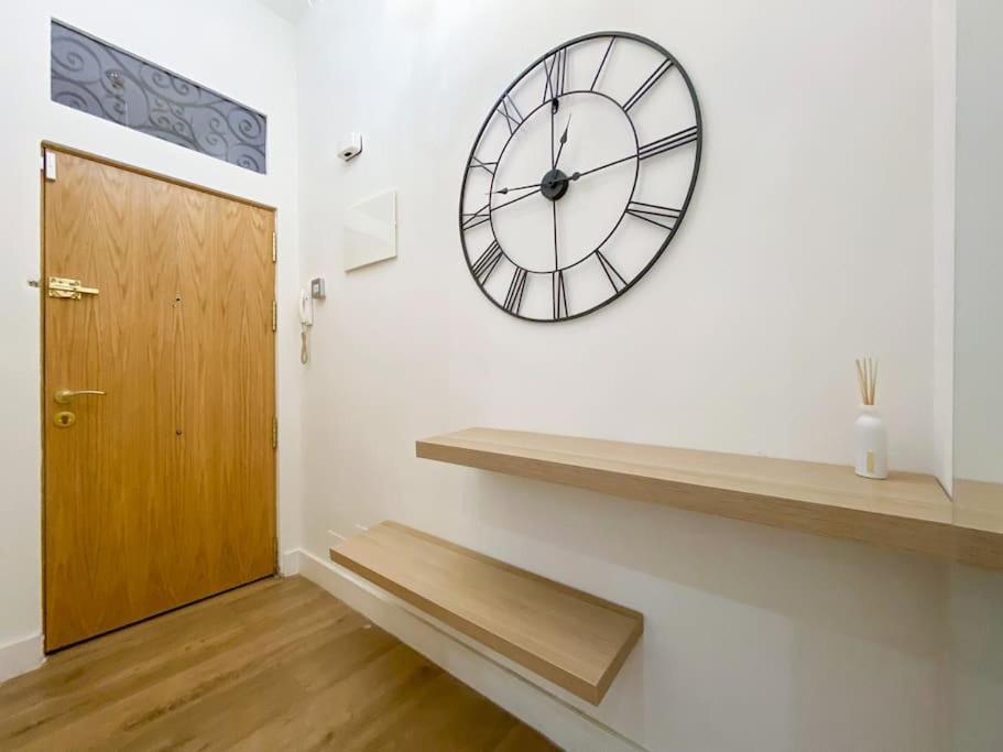 New Lavapies Spacious Flat, 2 Bedrooms And 2 Balconies Madrid Bagian luar foto