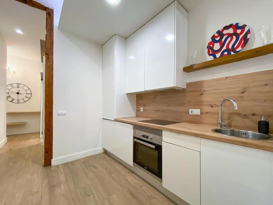 New Lavapies Spacious Flat, 2 Bedrooms And 2 Balconies Madrid Bagian luar foto